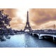 La Tour Eiffel par Temps de Pluie en Hiver